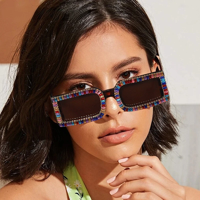 

Новые Индивидуальные солнцезащитные очки с алмазными шипами маленькая оправа с циркониевой цепочкой великолепный футляр для очков для муж...