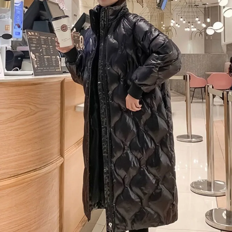 2023 Winter Jacket Women Cotton Padded Clothes Light Middle Long Standing Collar Bright Face Streetwear Fashion Bubble Coat