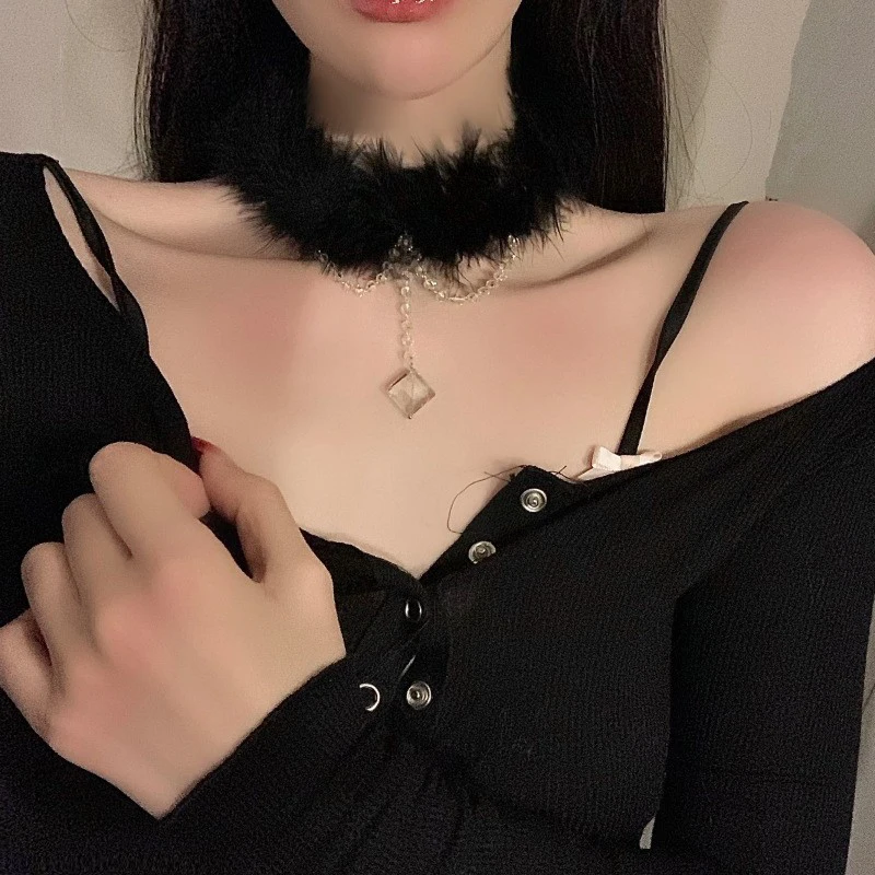 Элегантный Пушистый Плюшевый чокер с перьями для женщин, модное ожерелье-подвеска с кристаллами и кисточками, Свадебная вечеринка, темпераментная бижутерия, подарки