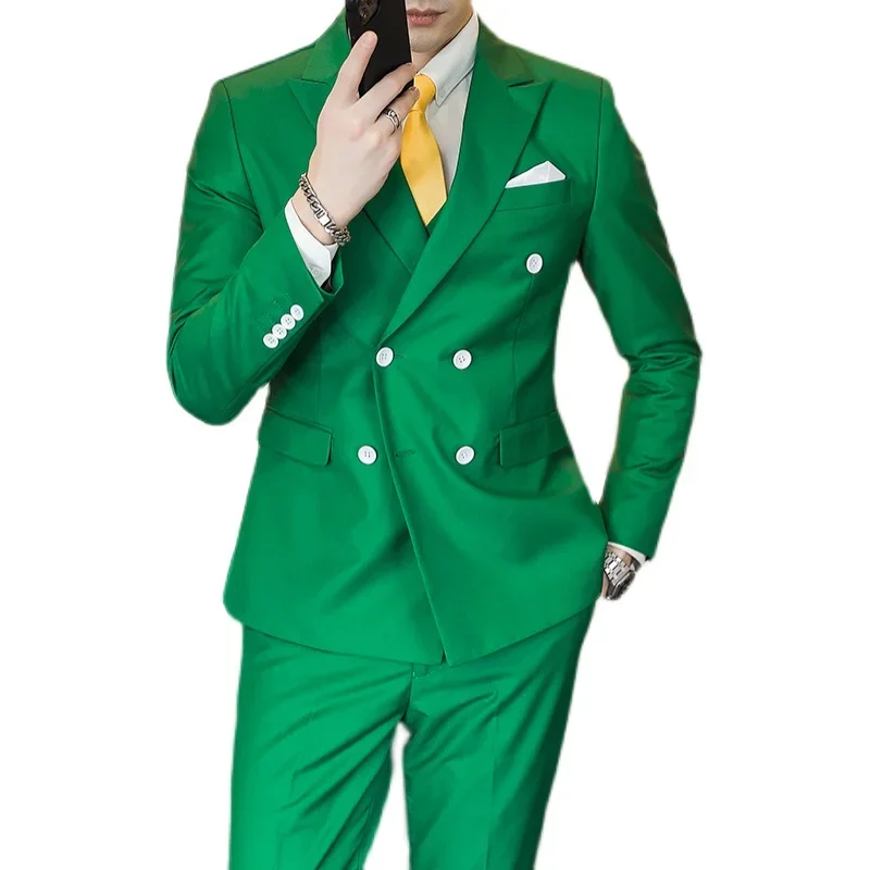 Мужской костюм из трех предметов темно-синий двубортный пиджак и брюки жилет