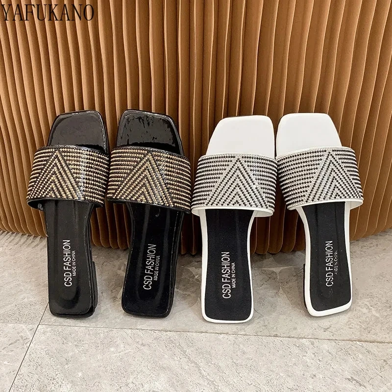 

Black White Color Women Slippers Sandals Shoes Antiskid Flat Sole Slippers Woman Big Size Sandals Slides Beach Shoes