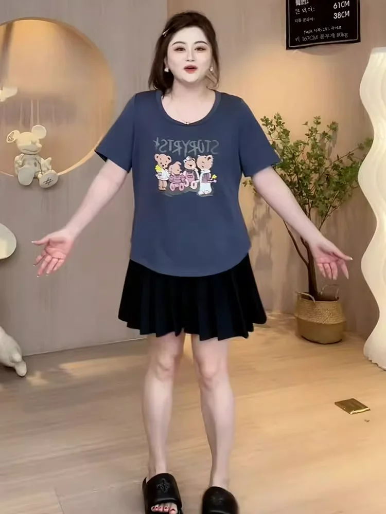 Пухлая футболка большого размера с U-образным воротником и коротким рукавом