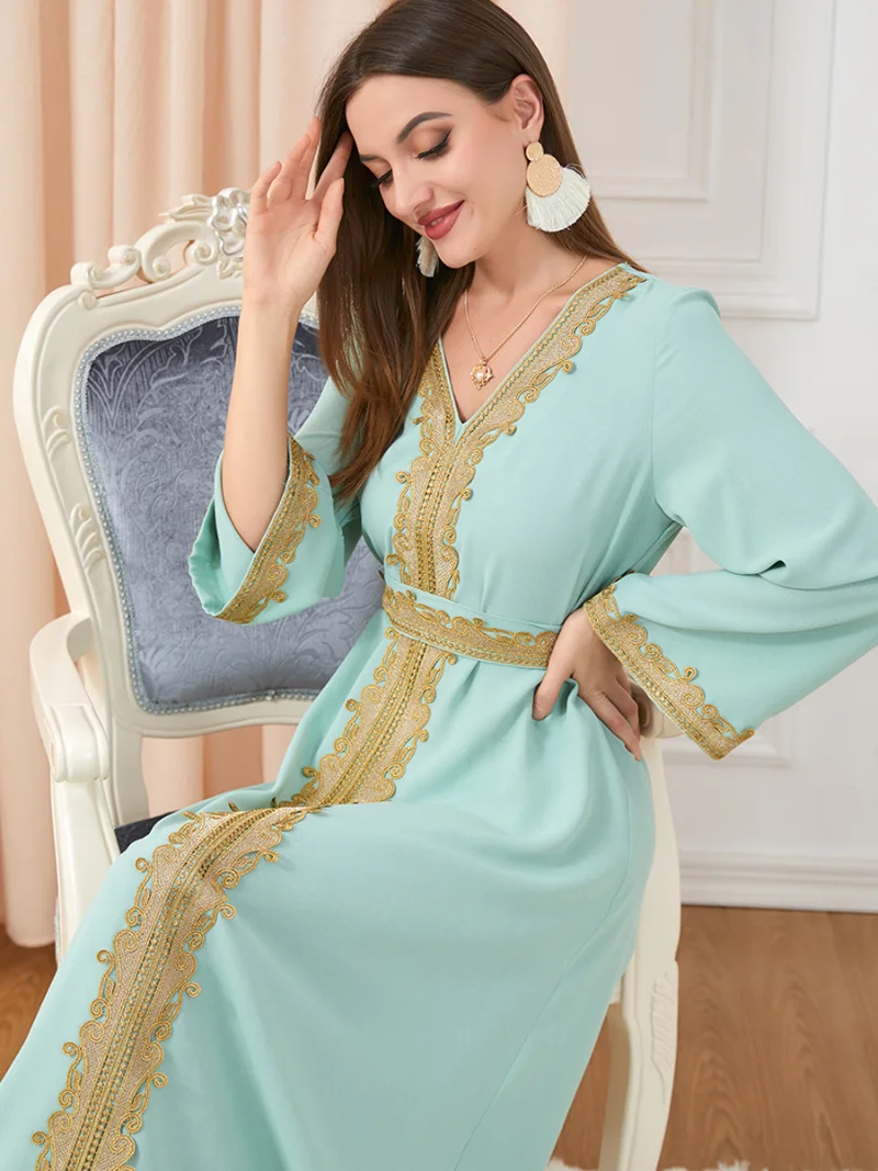 Muslim Woman Dress Dubai Abaya Elegant Lace Embroidery V-Neck Long Sleeve Party Maxi Dress Belted Kaftan Robe Turkey Wears