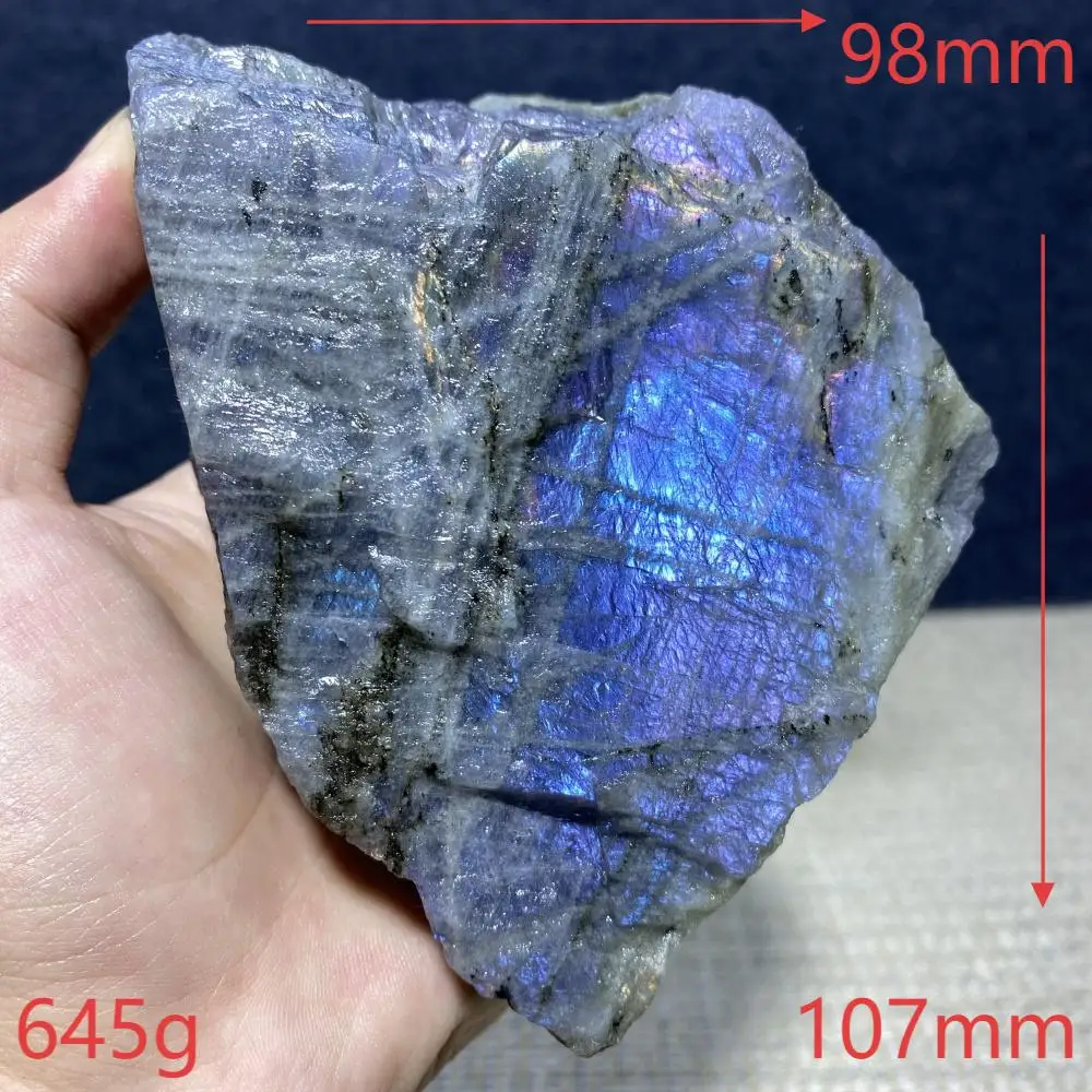 

Необработанный кристалл лабрадорита