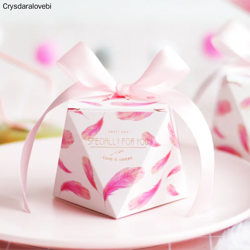 

Pink Feather Wedding Favor Box and Bags Sweet Paper Gift Candy Boxes for Wedding Baby Shower Birthday Guests Party Supplies