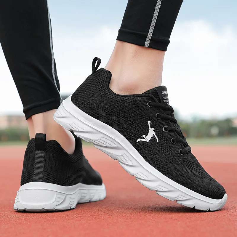 Spring Hot Sale Cheap Red Men's Running Sneakers Mesh Breathable Trainers Shoes Men Lightweight Non-slip Sport Shoes For Man