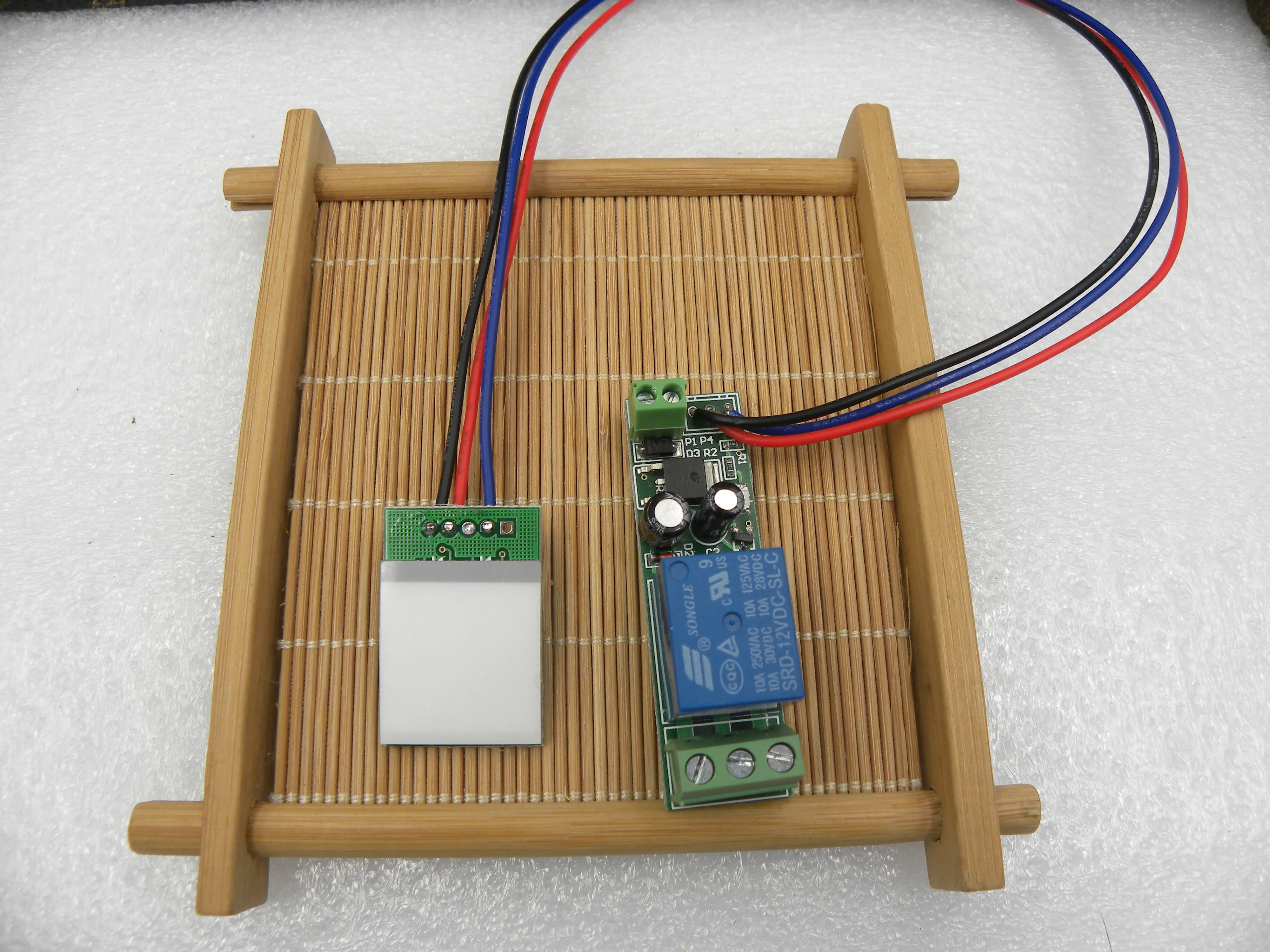 

Одноканальная фотография 12 В, 24 В может использоваться в качестве кнопки запуска компьютера