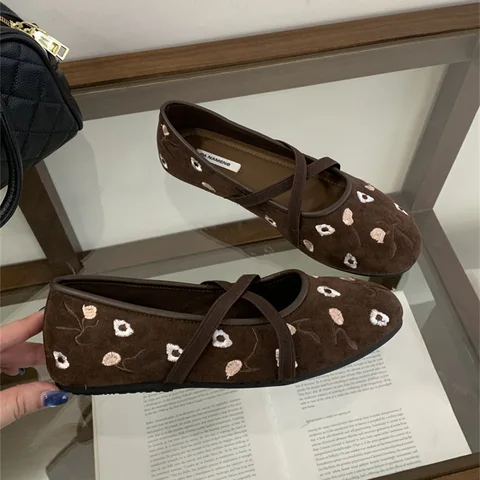 Замшевые балетки с вышивкой, женская удобная повседневная женская обувь с круглым носком, модная обувь Мэри Джейн на мелкой мягкой подошве в стиле ретро