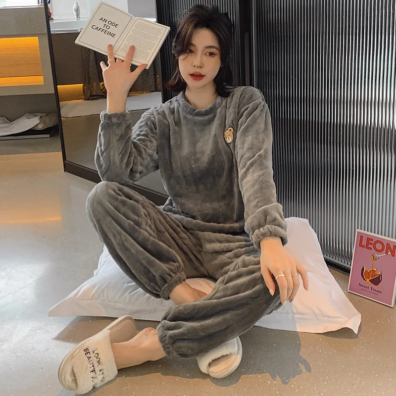 Sweet Little Fragrance Bear Badge Pajamas Set Women's Autumn And Winter Flannel Cardigan Thickened And Warm Coral Velvet