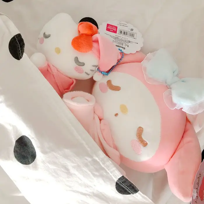 

Sanrio плюшевые игрушки Takara Tomy Спящая игрушка пушистая набивная Kitty My Melody Kuromi Ragdoll домашний декор аниме мультфильм милая кукла подарок