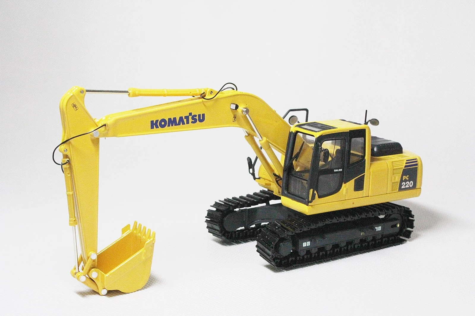 

Гидравлическая фотомодель Komatsu PC220, коллекция игрушек в масштабе 1/50