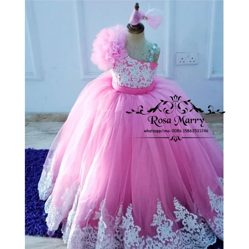 

Pink Cupcake Flower Girls Dresses for Weddings Ball Gown Vintage Lace Appliques Crystals First Communion Birthday Party Wears