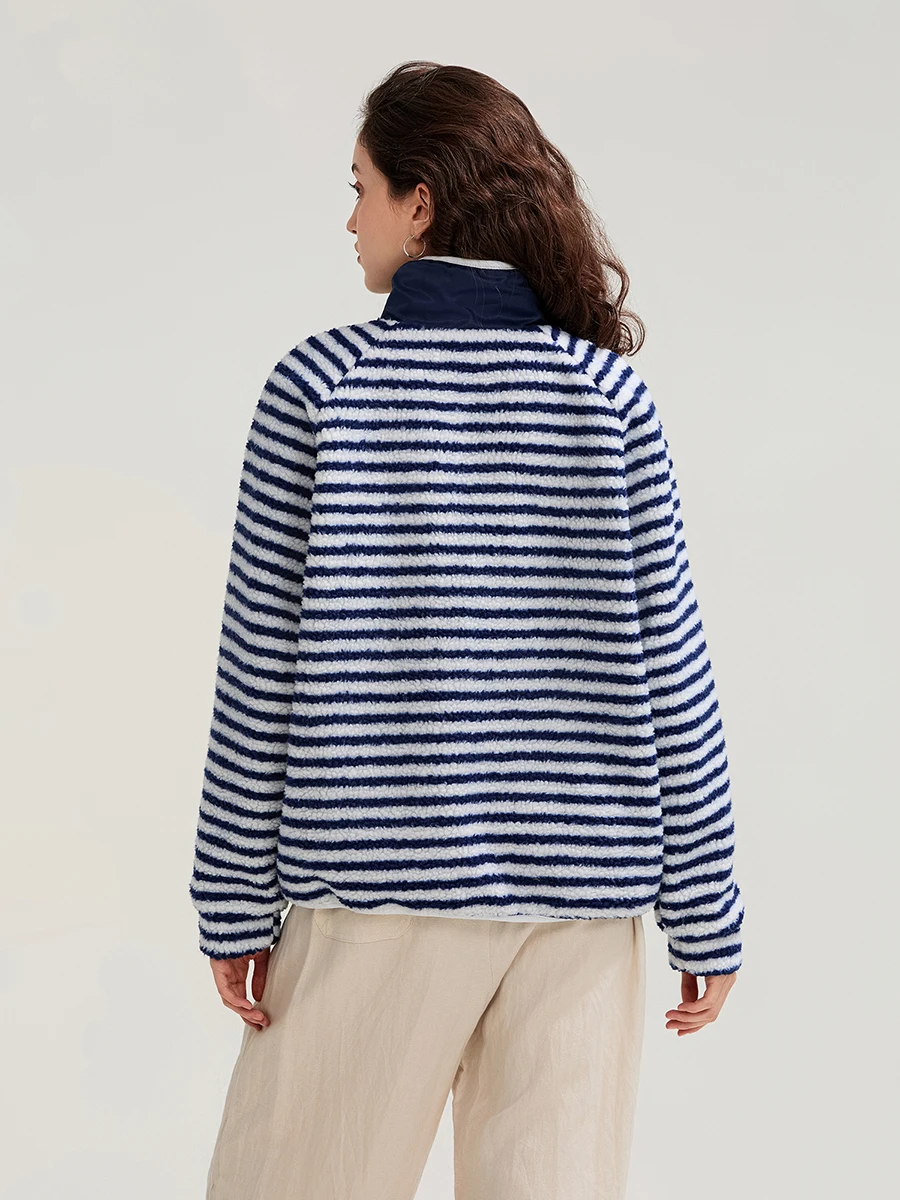 Женское винтажное пушистое пальто в клетку с высоким воротником на пуговицах и