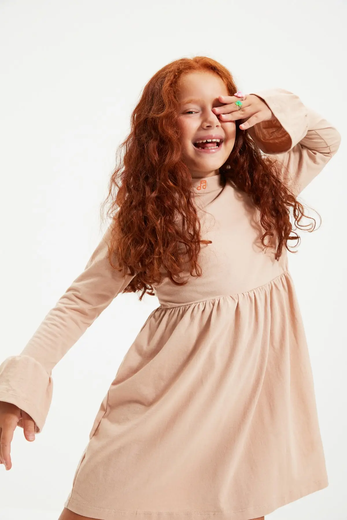 

Trendyol Handles Ruffle Detail Female Child Knitted Dress TKDAW22EL0206