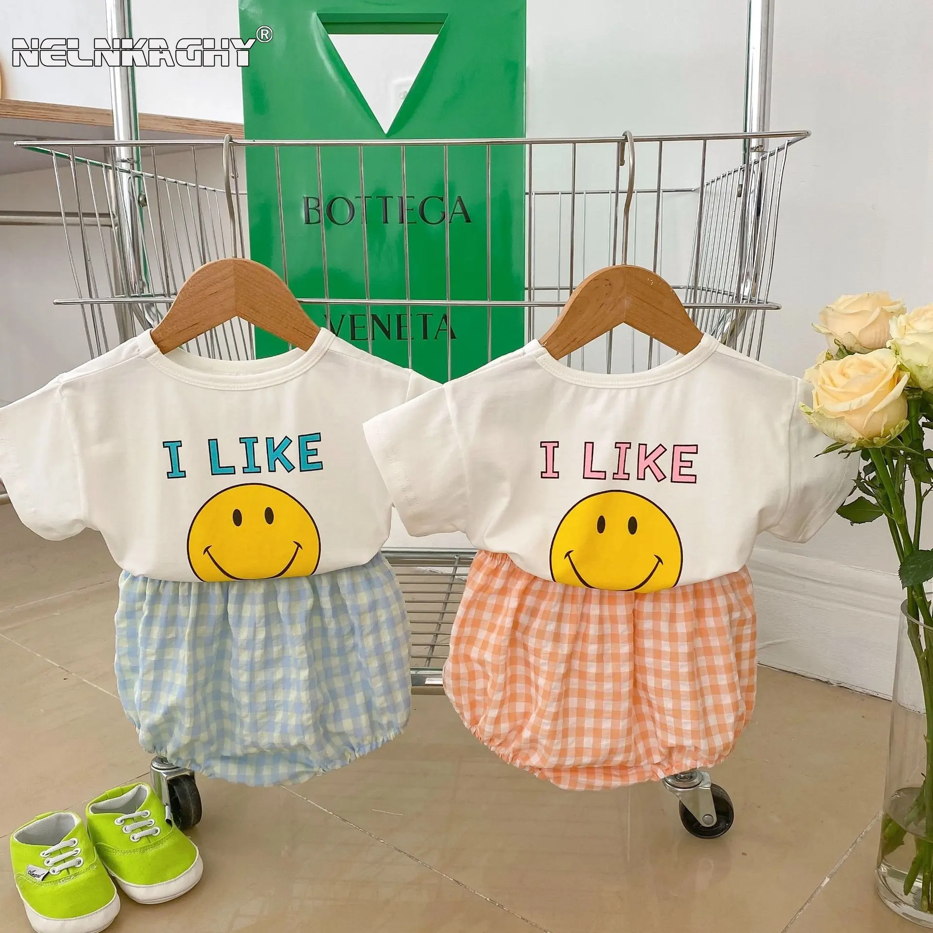 

Stylish Summer Set for Infant Kids Toddler : Smiling Face Print Short-Sleeve T-Shirt + Pliad Shorts Two-Piece Outfit 아동복 유아복