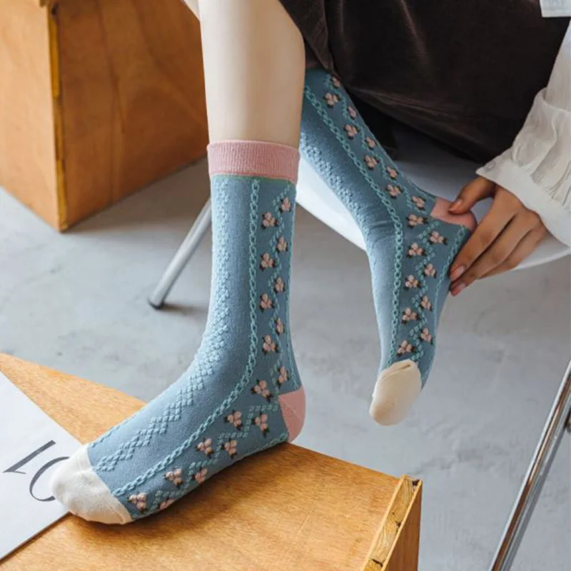 4 Pairs Middle Tube Women Socks Fashion 3D Flowers Long Autumn Winter Soft Cotton Socks Set Kawaii Girl Style Femme Chaussettes