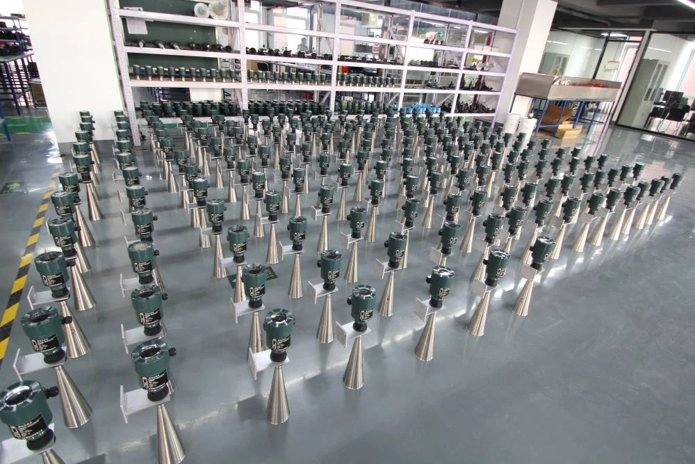 VRPWRD81 80 ГГц FMcw Радарный измеритель уровня кислоты Радарное измерение RS485/Modbus или