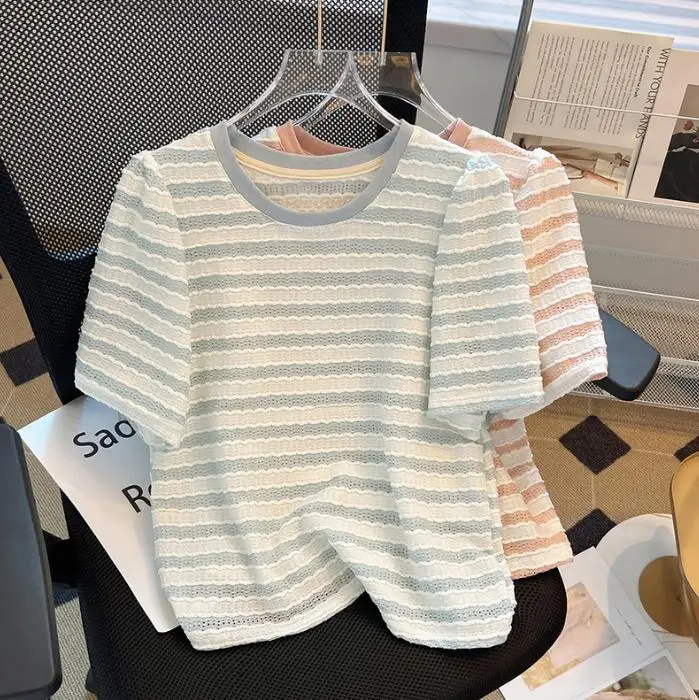 

Striped knit T-shirt short sleeved