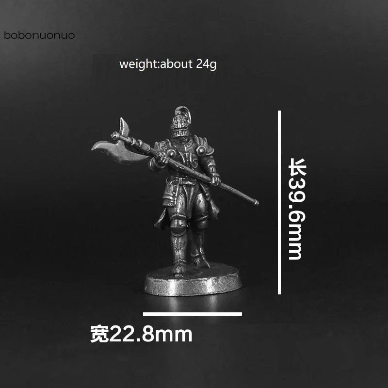 

Миниатюрная медная статуэтка рыцарь