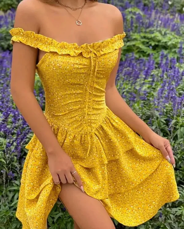 Женское платье с открытыми плечами соблазнительное цветочным принтом и оборками