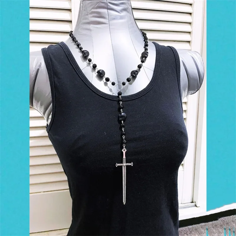 

Готическое ожерелье с четками, уникальный подарок для нее, меч, скелет, средневековое, ужасное украшение, черное ожерелье, готическое ожерел...