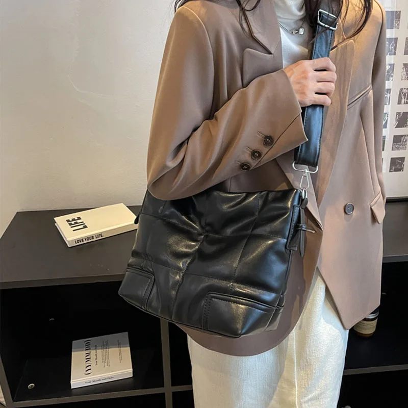 Simple Solid Color Leather Single-shoulder Messenger Bags Casual Commuting Tote Satchel Large Capacity Purse Storage Crossbody