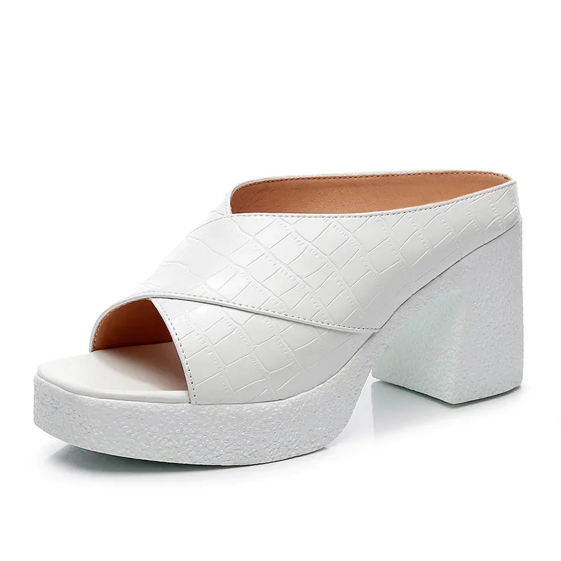 Удобные качественные лакированные кожаные тапочки 8 см женская обувь на