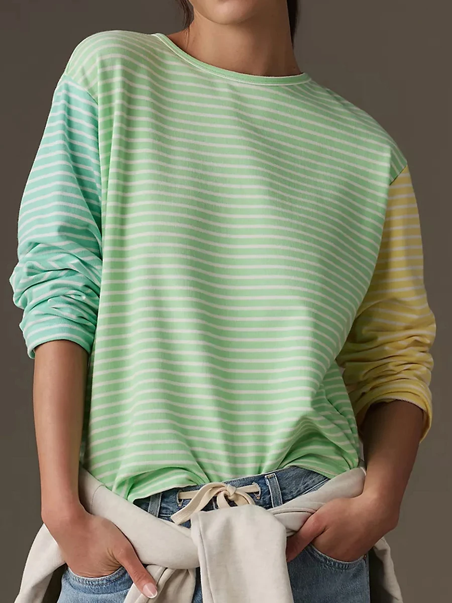 Женская футболка с длинным рукавом и вырезом лодочкой в полоску