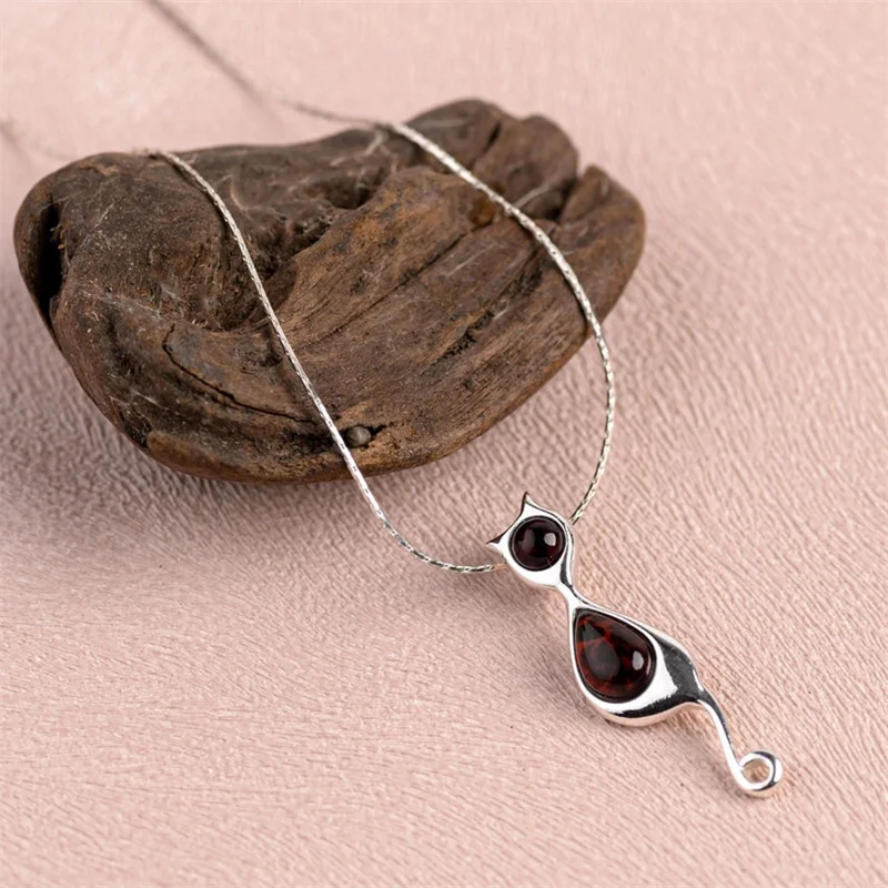 

Sweet Romantic Style Inlaid Ruby Silver Color Sexy Cat Pendant Necklace Charm Fashion Ladies Charm Pendant Party Gift Jewelry