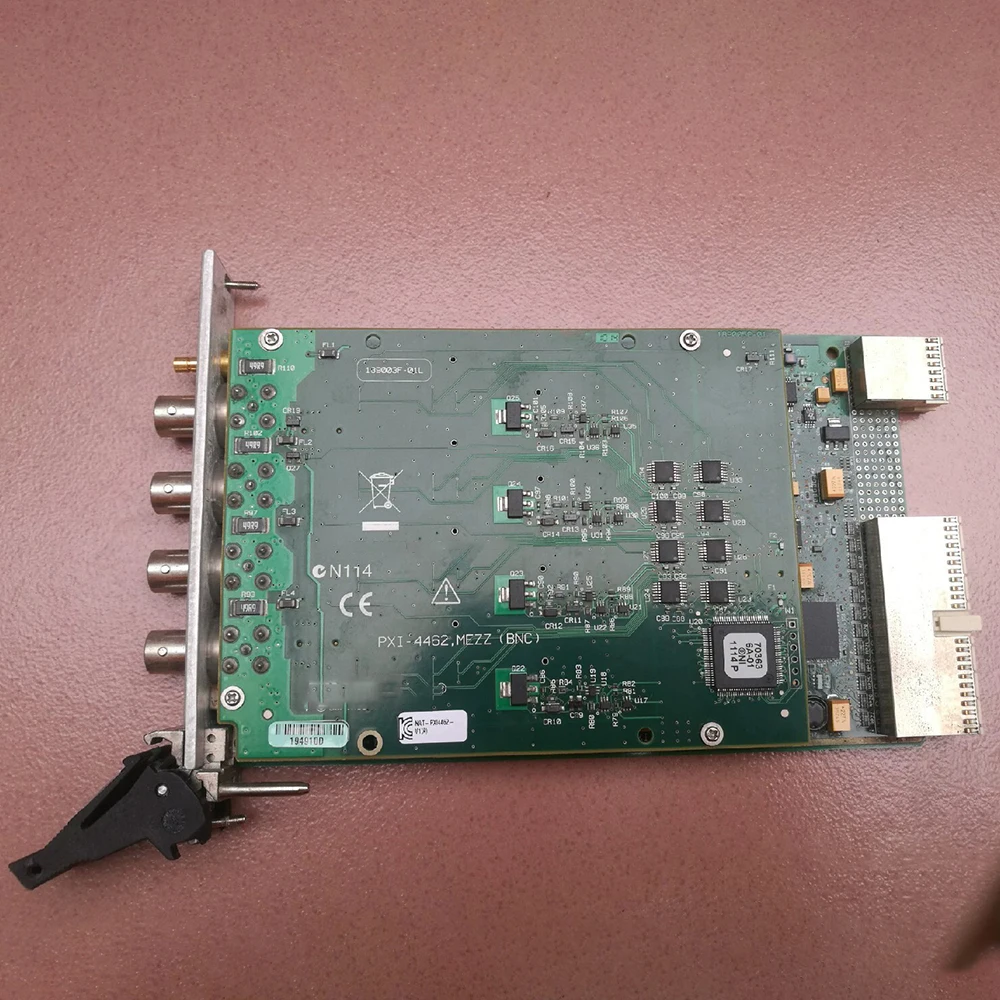 Для Анализатора динамического сигнала NI 24 бит карта сбора данных PXI-4462 779688-01