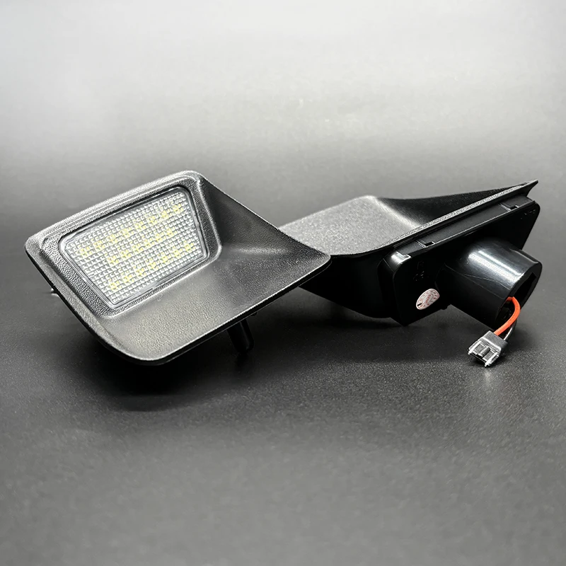 Фото Подходит для GMC Canyon 2004-2012, для Chevrolet Colorado 2004-2012, белый светодиодный светильник для номерного знака. №4