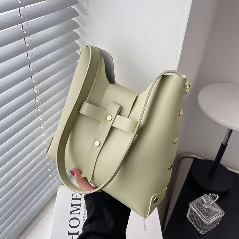 

2022 New Popular Korean Simple Bucket Bag Women's Versatile Foreign Style Large Capacity One Shoulder Oblique Span Tote Bag