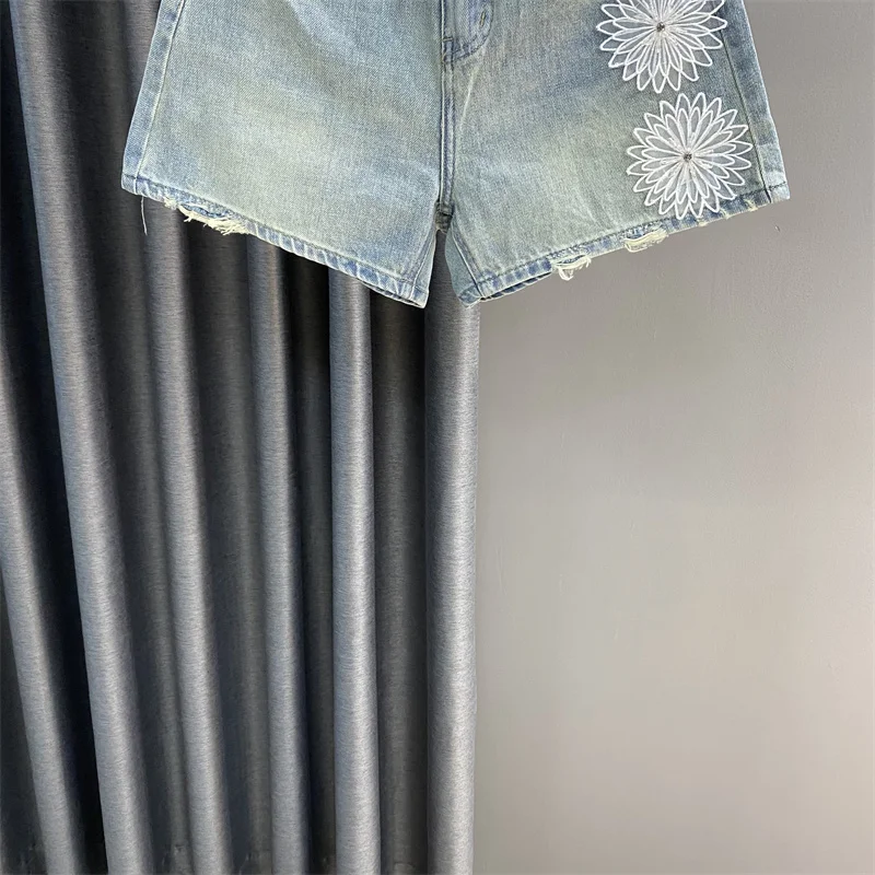 Lace Flower Decorative Denim Shorts Women's Summer 2023 High Waist Straight Niche A- line Slimming Loose-Fitting Hot Pants Tide