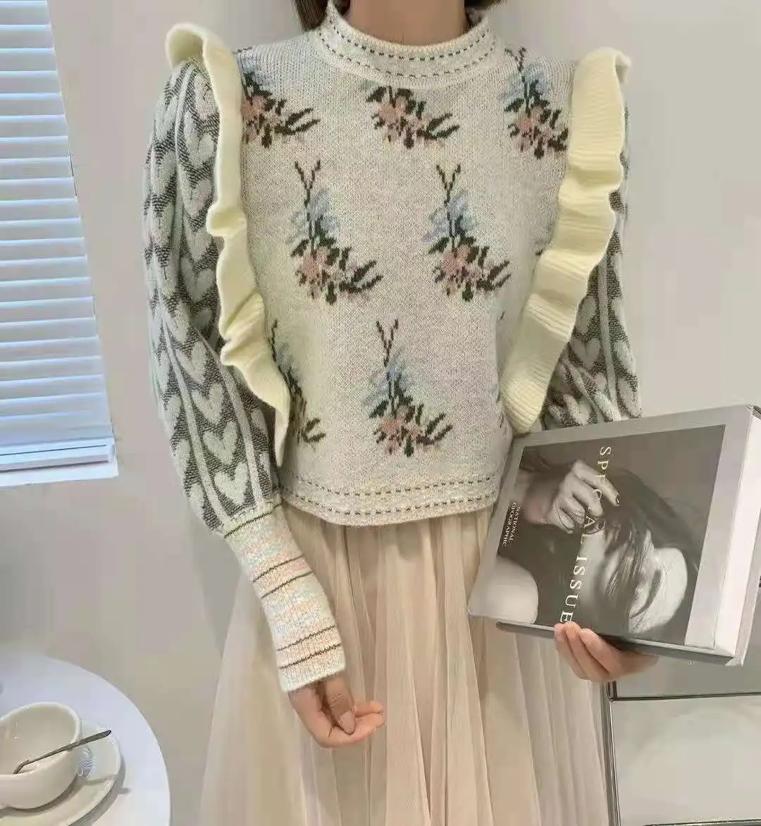 

Женский трикотажный свитер с длинным рукавом и высоким воротником