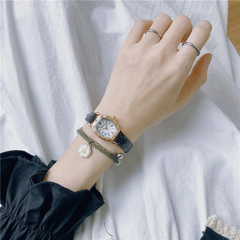 

Ретро Простой квадратный циферблат Брендовые повседневные изысканные Женские кварцевые наручные часы в модном простом стиле