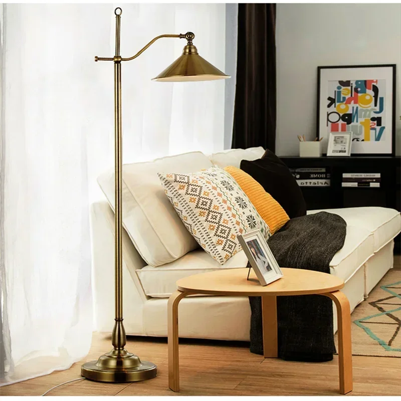 

Регулируемая медная напольная лампа Bing Vision