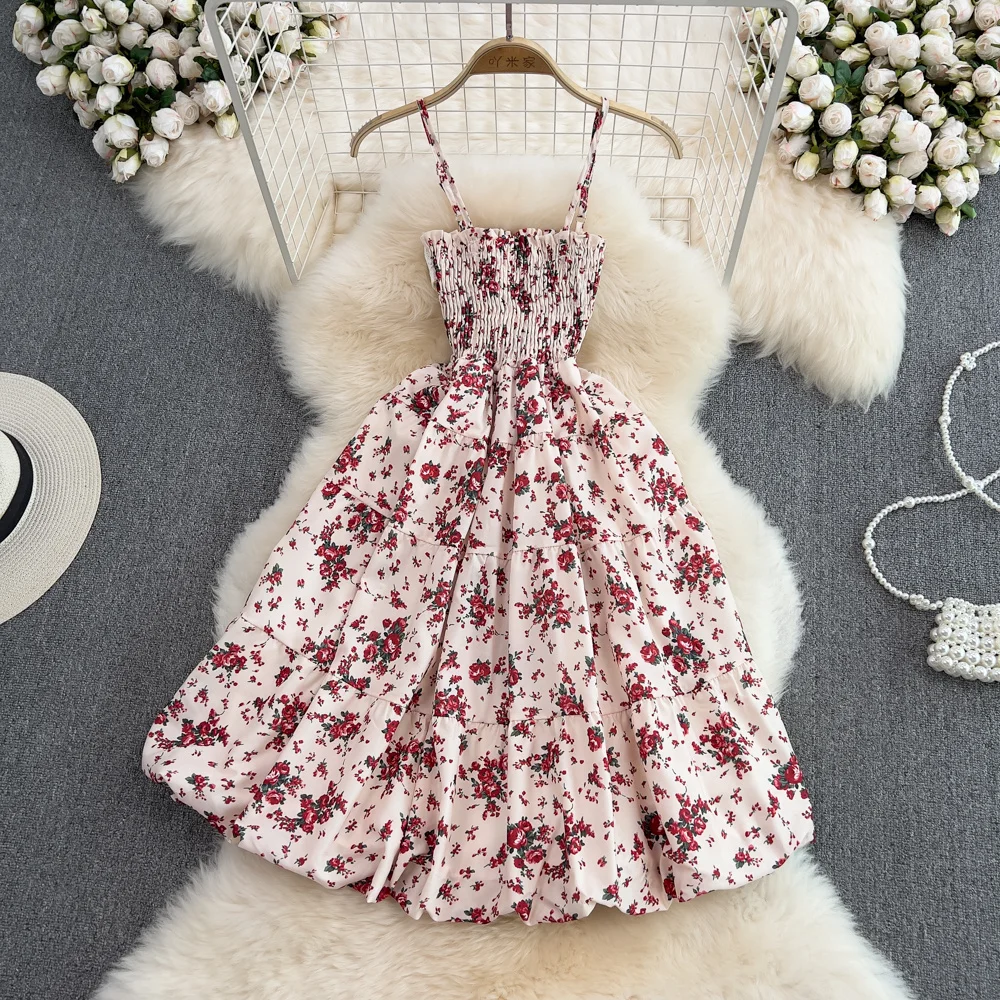 

Платье женское эластичное тонкое на бретельках с цветочным принтом