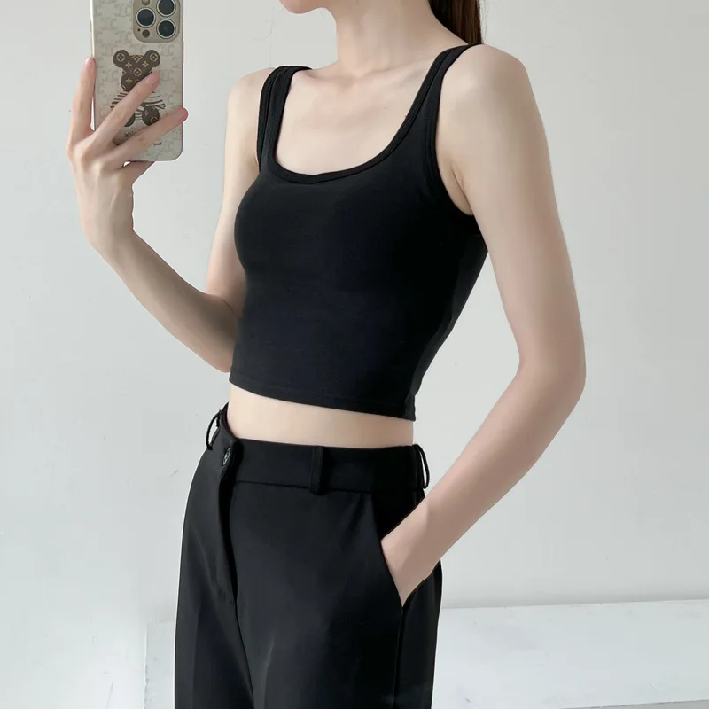 

Square neck vest for women with bra pads and integrated cups