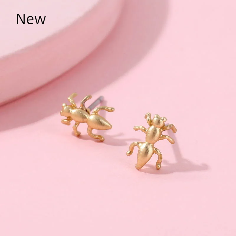 

2020 New Mini Gold Ant Stud Earrings for Women