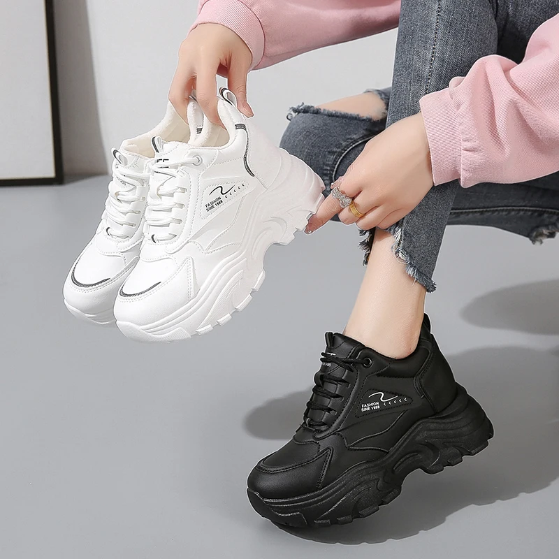 Женские кроссовки на платформе теннисные женские розы толстая подошва 2024