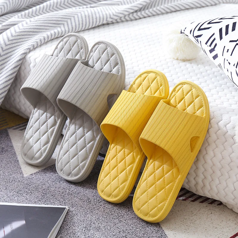 

2022 New Summer Men's and Women's Bathroom Slippers Thick Non-slip Bottom Soft Home Indoor Sandals and Slippers Flip Flops