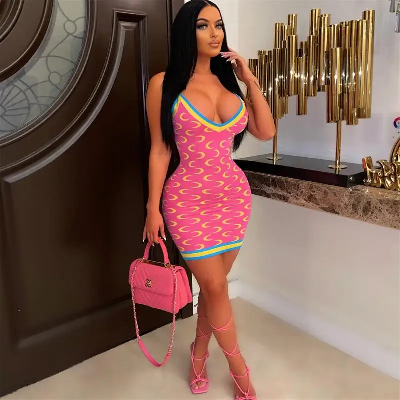 Женское трикотажное мини-платье без бретелек с открытой спиной - купить по