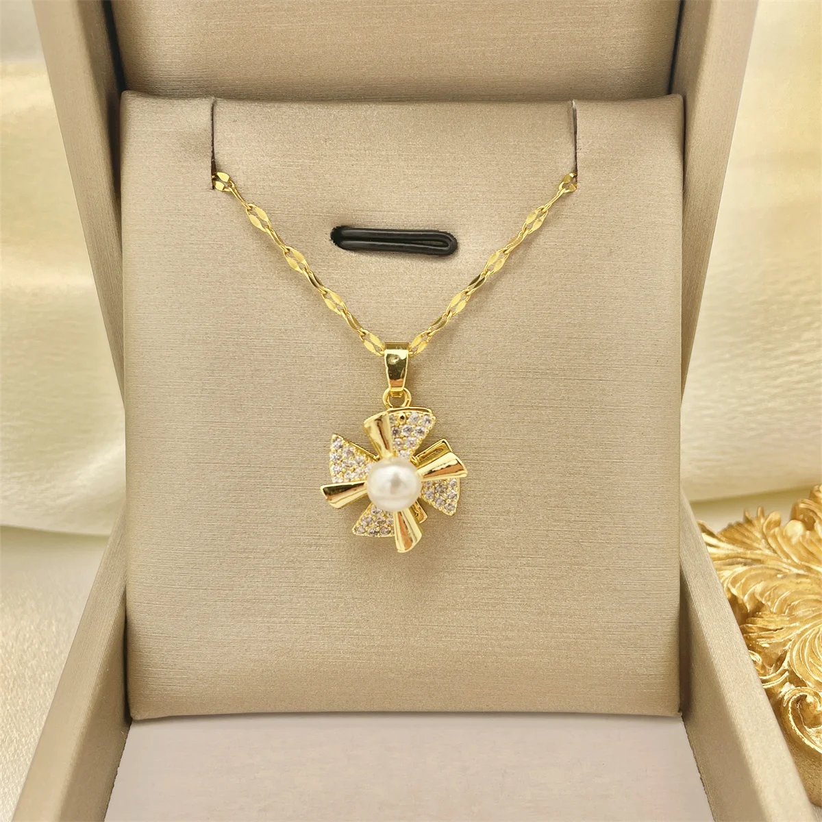 

цепочка на шею женская бижутерия 2023 чокер на шею кулоны и подвески бижутерия люкс качества Женское колье из меди и циркона, вращающееся на 360 градусов