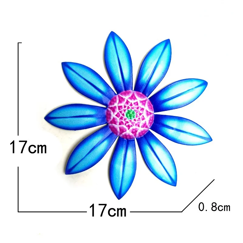 

Металлическое цветочное украшение для стены