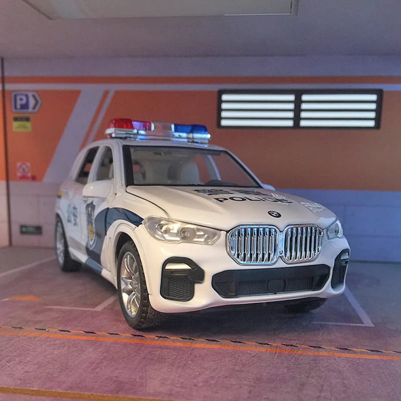 

Новая модель автомобиля 1:32 X5 полицейская модель автомобиля из сплава детская полиция пожарная безопасность игрушечный автомобиль украшения для мальчика подарок коллекция
