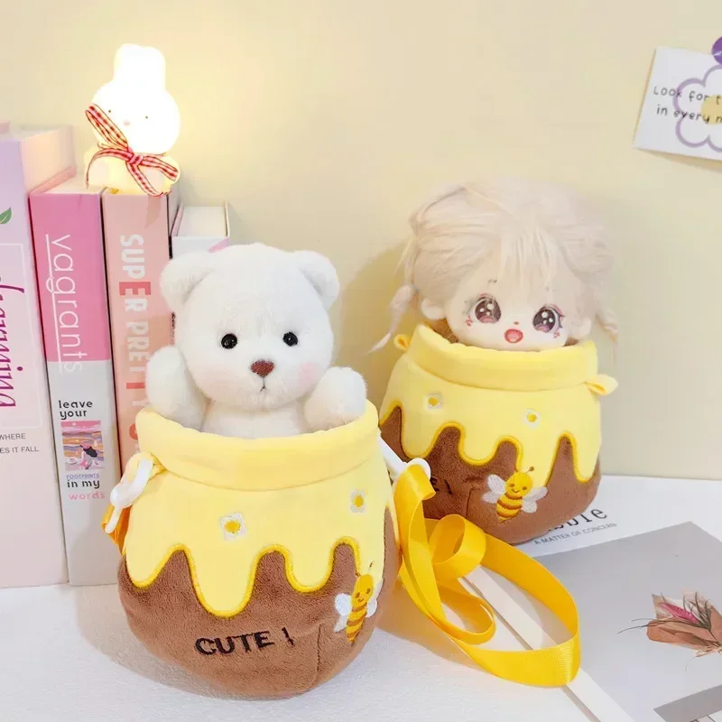 Сумка-мессенджер с маленьким медведем и пчелой 20 см