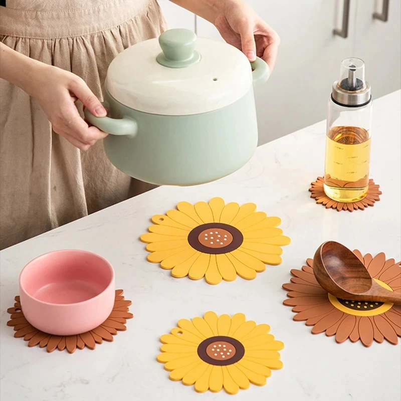 

Silicone Coaster Sunflowers Desktop Pads Anti-Scald Non-stick Placemat For Home Coffee Dining Table Mats Kitchen Accessories