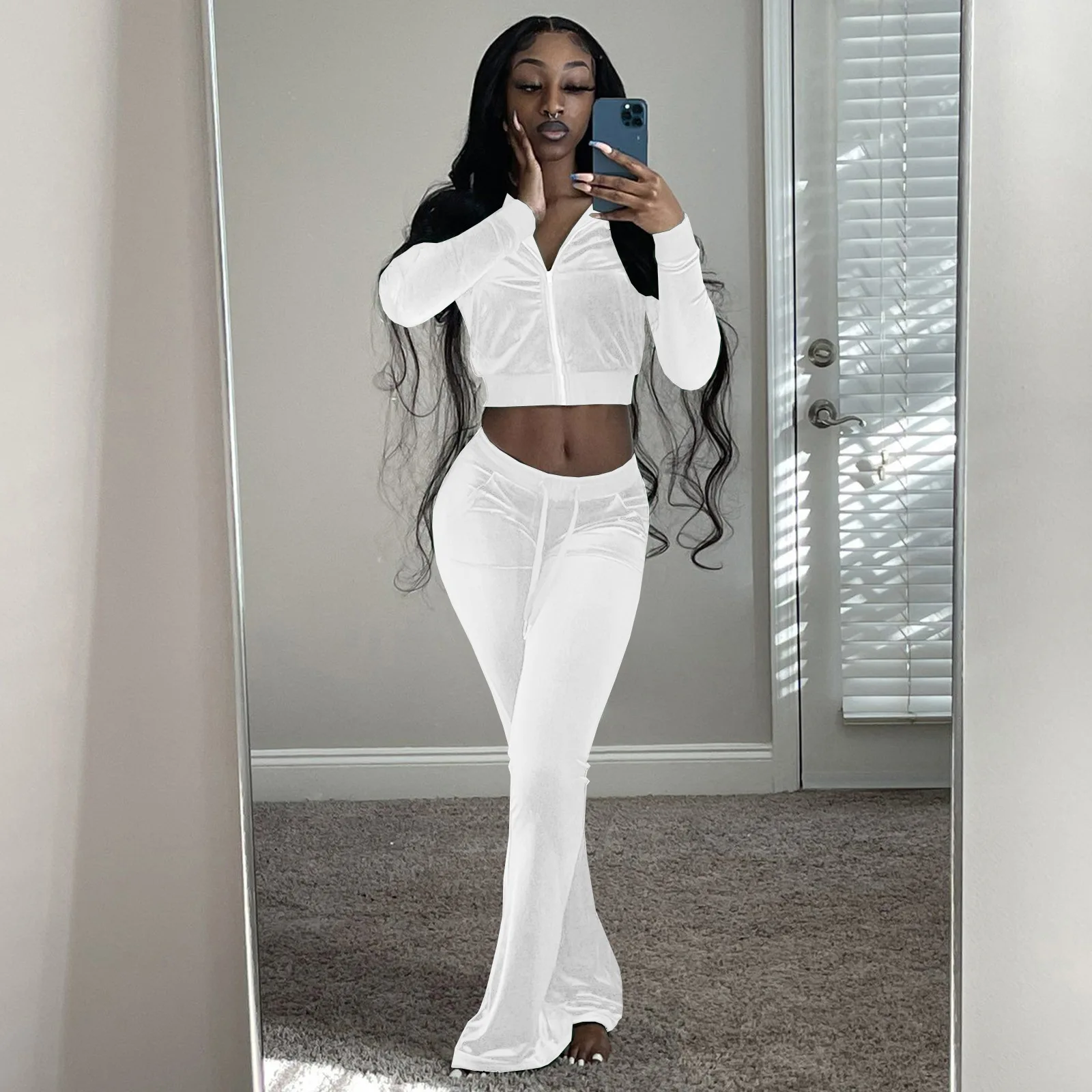 Рисунок 3 - Женский спортивный костюм