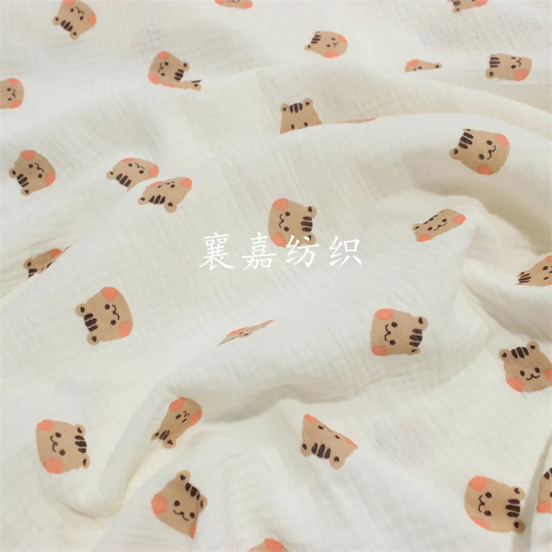 Двухслойный марлевый креп с мультяшным рисунком ткань детская одежда нагрудник