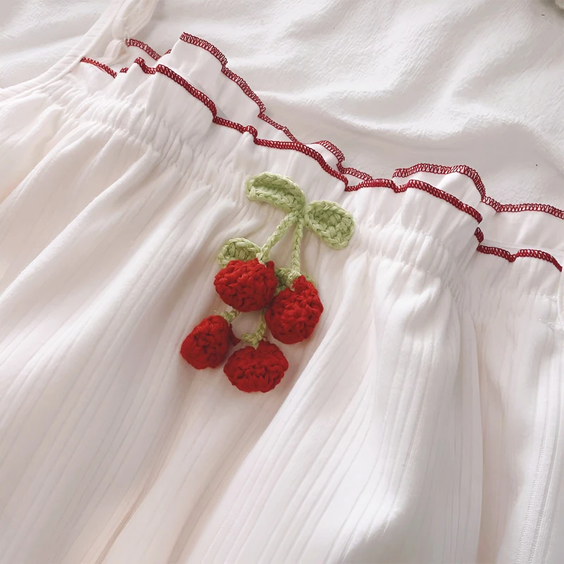 The Summer Pajamas Women's Thin Section Cool Feeling Cotton Sleepwear Suit with Square Collar Sleeveless Sling Shorts Loungewear